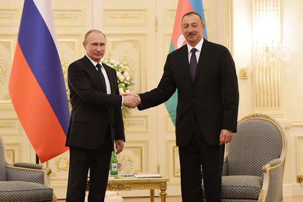 İlham Əliyev Vladimir Putini təbrik etdi